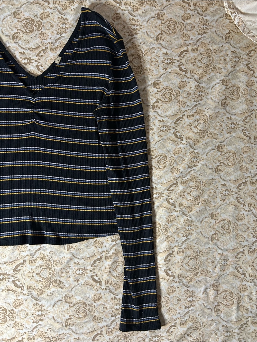 PacSun Navy Stripe V-Neck Long Sleeve Crop Top with Yellow Accents - Picture 3 of 9